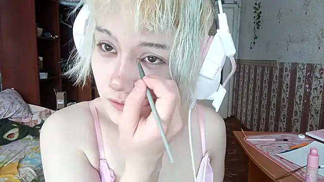 KathernSaulters online show from 8, 3, 2026