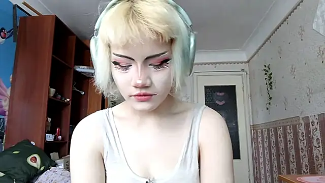 KathernSaulters online show from 18, 3, 2026