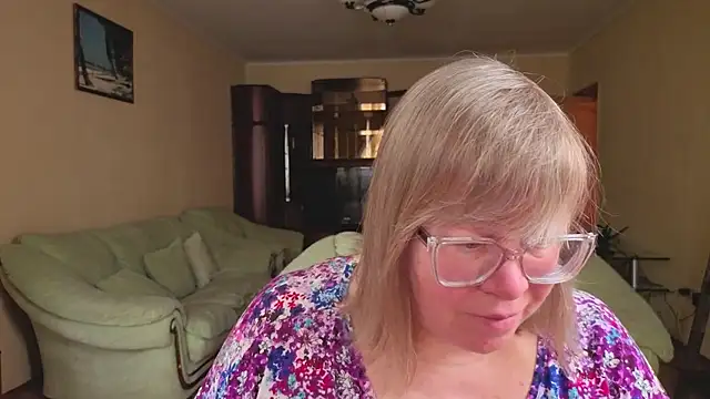 Emma Eclipsee online show from 9, 2, 2026