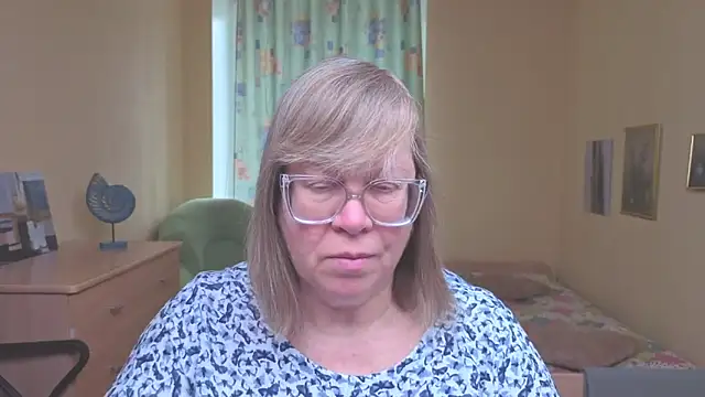 Emma Eclipsee online show from 16, 2, 2026