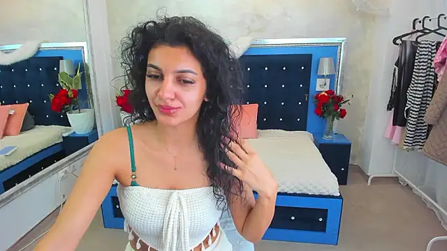 YasmineDelight online show from 4, 2, 2026