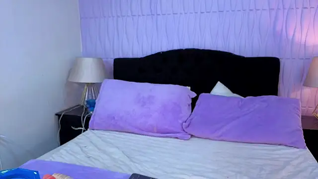 Mia Cherry   online show from 7, 2, 2026