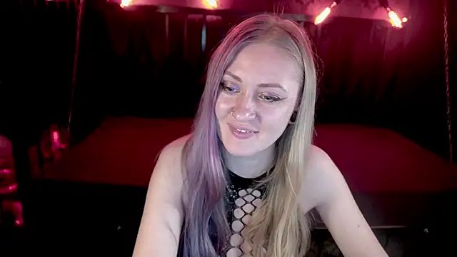 Snapshot of DramaQuenns chatting on 12, 3, 2026 DramaQuenns online show from 12, 3, 2026