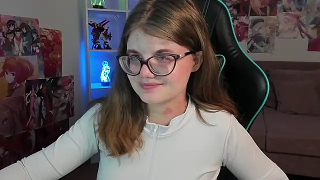 ChloeHalses online show from 6, 3, 2026