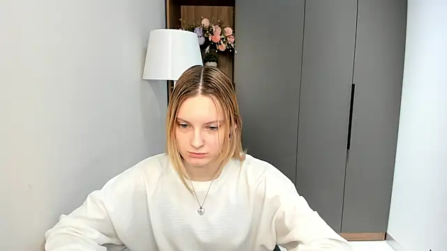 TinaMonaldi online show from 4, 2, 2026