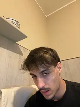 padroneattivo21 online show from 3, 2, 2026