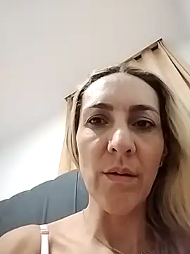 Snapshot of mona_med chatting on 3, 2, 2026 mona med online show from 3, 2, 2026