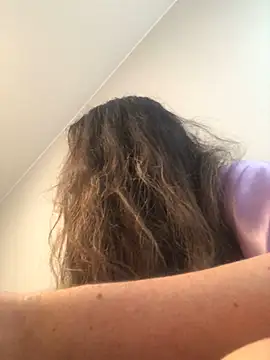 AginaKiss online show from 4, 2, 2026