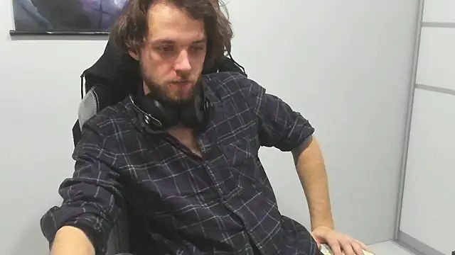 LetsDoItDirty13 online show from 4, 2, 2026