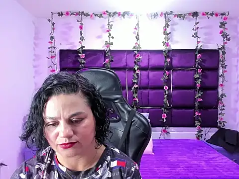 Thaliana Caetani  online show from 5, 2, 2026