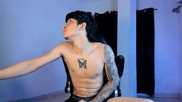 SnakeVelvet2 online show from 4, 2, 2026