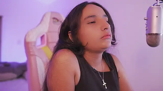 Snapshot of _emily_jonexs chatting on 10, 3, 2026 emily jonexs online show from 10, 3, 2026