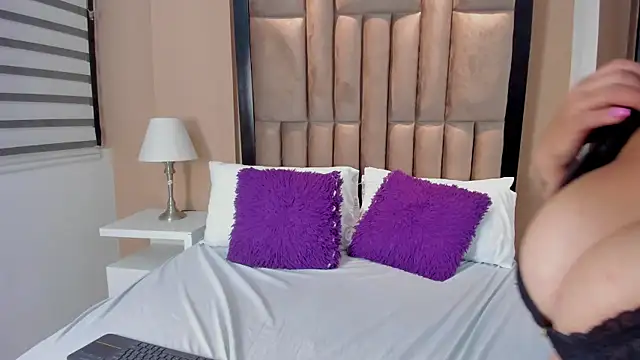 Zoe Weet online show from 9, 2, 2026