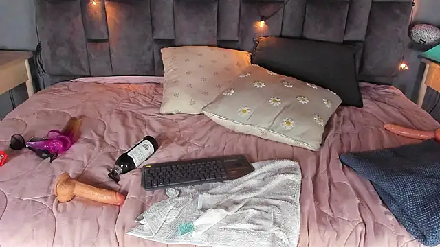 FernandaBrown   online show from 8, 3, 2026