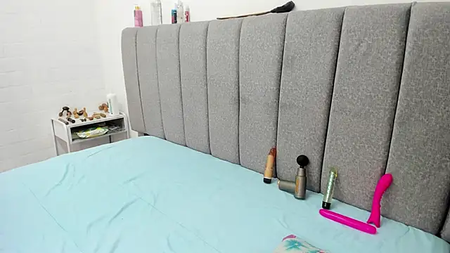 Giselle James online show from 14, 3, 2026