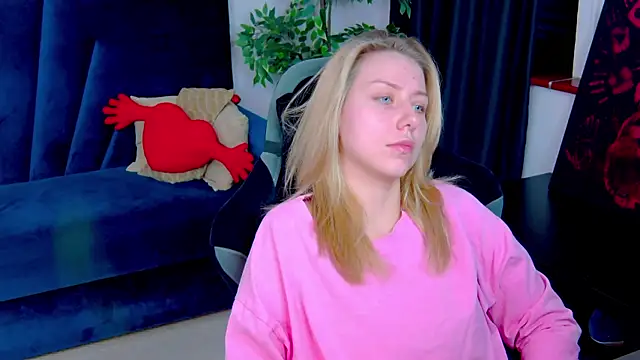 Snapshot of LovelyMiley chatting on 17, 3, 2026 LovelyMiley online show from 17, 3, 2026