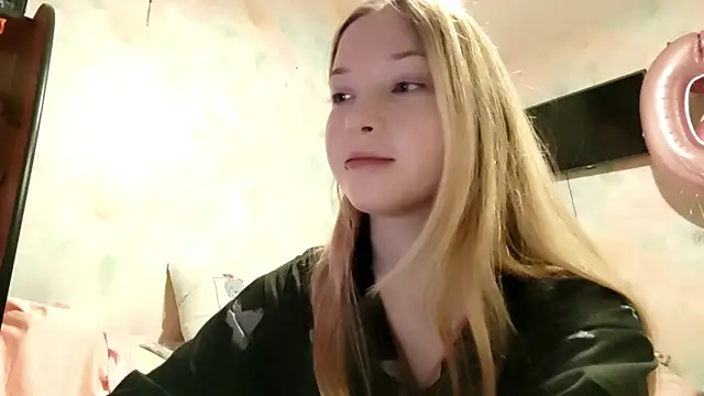 Snapshot of TiaBIanks chatting on 5, 3, 2026 TiaBIanks online show from 5, 3, 2026