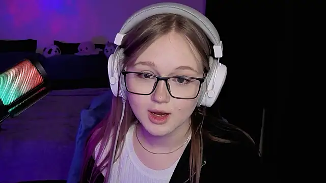 cowgirlclicker online show from 24, 2, 2026