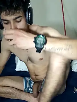 Snapshot of baby_22cm chatting on 15, 3, 2026 baby 22cm online show from 15, 3, 2026