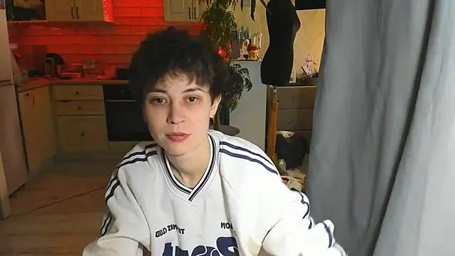 Eva Less online show from 5, 2, 2026