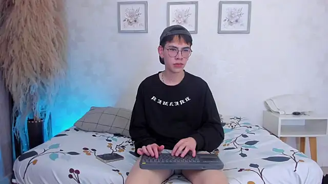 Demian Hush online show from 7, 2, 2026