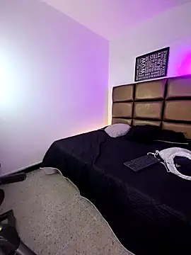 Aaron Kingg online show from 12, 2, 2026