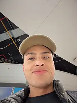 Snapshot of Eros_lee chatting on 25, 2, 2026 Eros lee online show from 25, 2, 2026