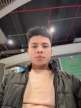 Snapshot of Eros_lee chatting on 1, 3, 2026 Eros lee online show from 1, 3, 2026