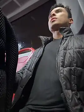 Snapshot of Eros_lee chatting on 5, 3, 2026 Eros lee online show from 5, 3, 2026