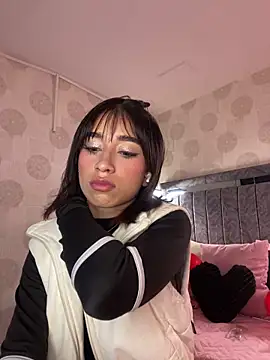 alahia pink online show from 12, 2, 2026