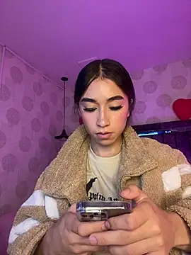 alahia pink online show from 4, 3, 2026