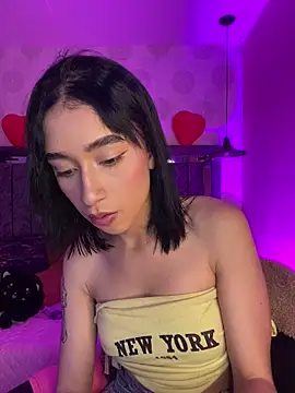 alahia pink online show from 10, 3, 2026