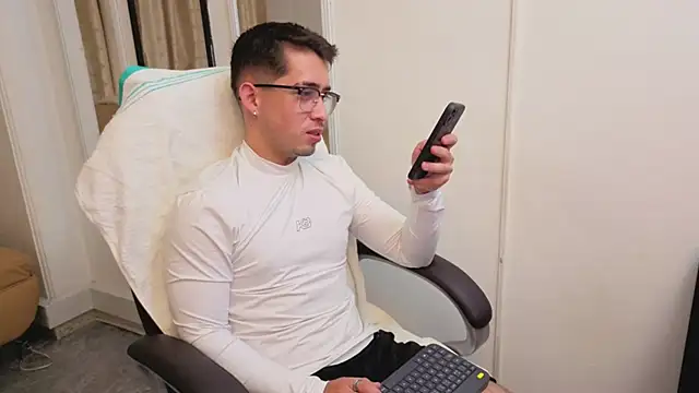 Tommas Jhonson online show from 8, 3, 2026