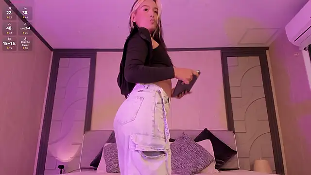 Snapshot of alicee_clark_ chatting on 22, 3, 2026 alicee clark online show from 22, 3, 2026