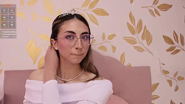 Snapshot of EmmaClark__ chatting on 4, 3, 2026 EmmaClark online show from 4, 3, 2026