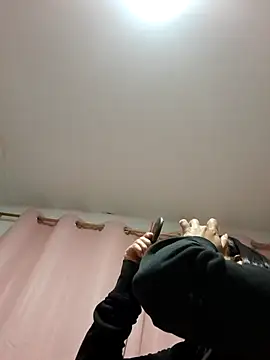 Ariana Castillo   online show from 4, 3, 2026