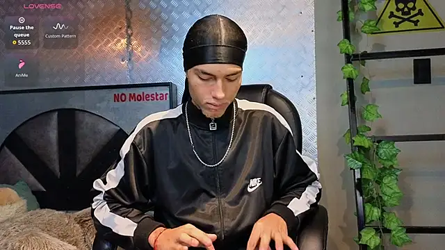 Snapshot of ItsZairen chatting on 12, 3, 2026 ItsZairen online show from 12, 3, 2026