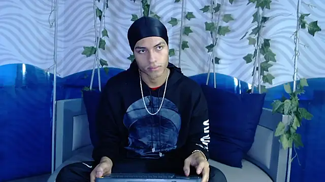 Snapshot of ItsZairen chatting on 16, 3, 2026 ItsZairen online show from 16, 3, 2026