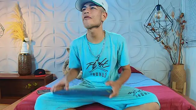 Snapshot of ItsZairen chatting on 25, 3, 2026 ItsZairen online show from 25, 3, 2026