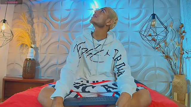 Snapshot of ItsZairen chatting on 26, 3, 2026 ItsZairen online show from 26, 3, 2026