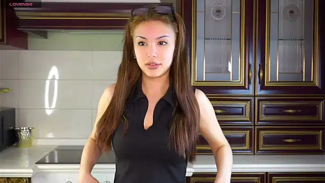 Snapshot of SulemaNeugin chatting on 23, 3, 2026 SulemaNeugin online show from 23, 3, 2026