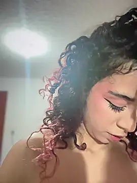 Woo isDaphne online show from 22, 3, 2026