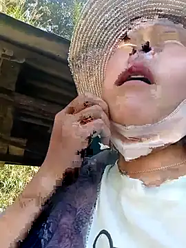 Yiyoongg online show from 15, 2, 2026