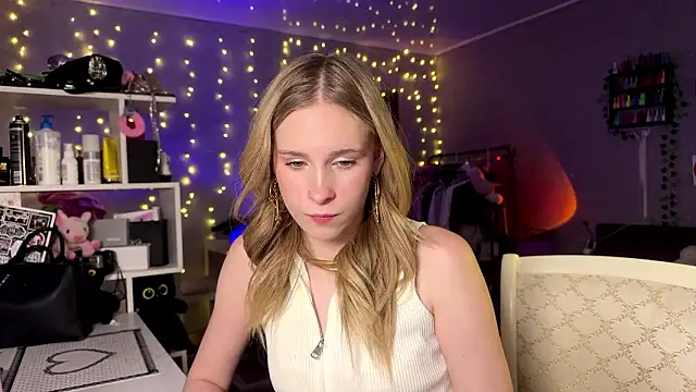 Snapshot of amily_sunray chatting on 15, 3, 2026 amily sunray online show from 15, 3, 2026