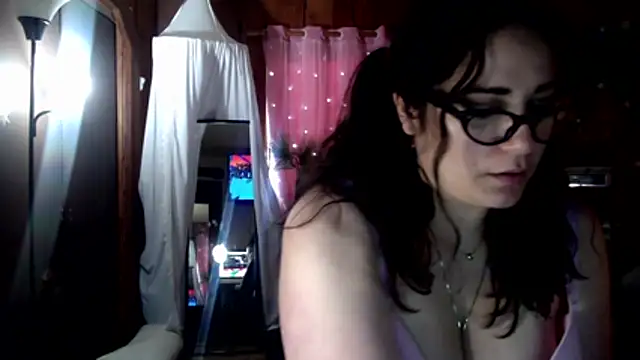 Snapshot of VelvetBrunetteXo chatting on 20, 2, 2026 VelvetBrunetteXo online show from 20, 2, 2026