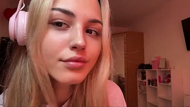 Evva mayy online show from 20, 2, 2026