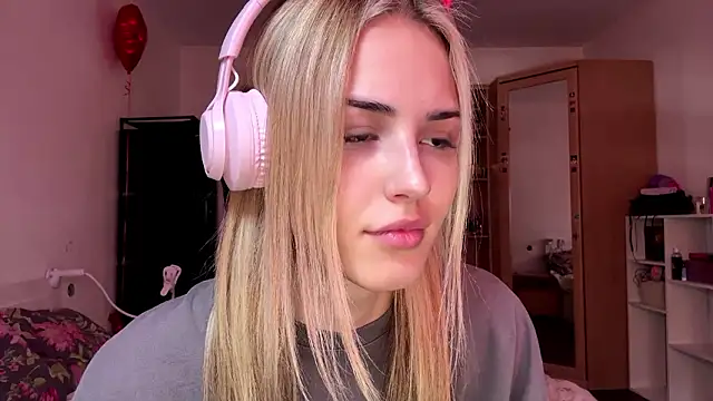 Evva mayy online show from 5, 3, 2026