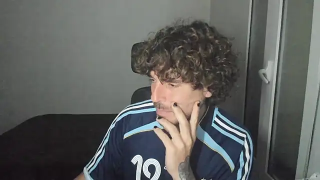 Snapshot of joaquin420_hot chatting on 1, 3, 2026 joaquin420 hot online show from 1, 3, 2026