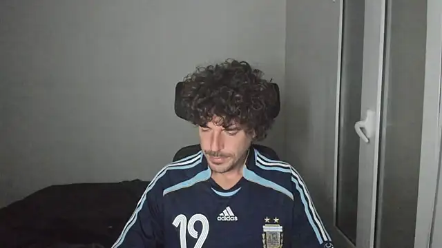 Snapshot of joaquin420_hot chatting on 3, 3, 2026 joaquin420 hot online show from 3, 3, 2026