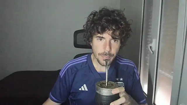 Snapshot of joaquin420_hot chatting on 8, 3, 2026 joaquin420 hot online show from 8, 3, 2026